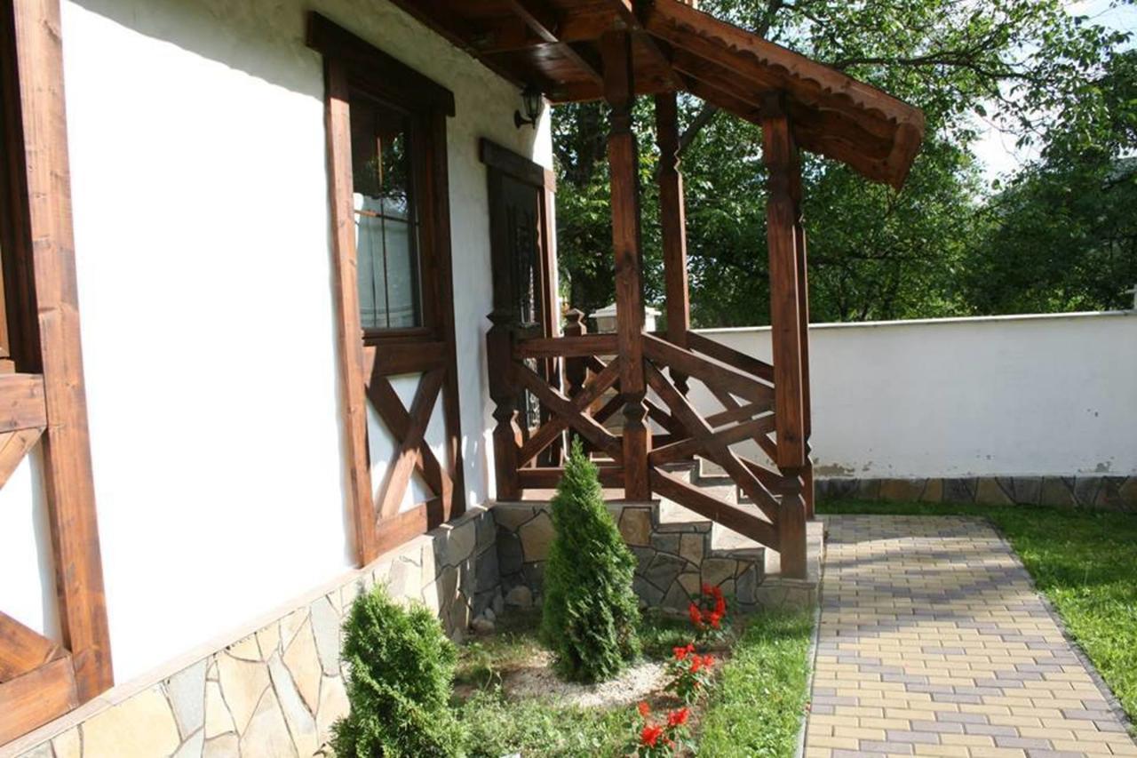 U Druziv Hotel Поляна Екстериор снимка